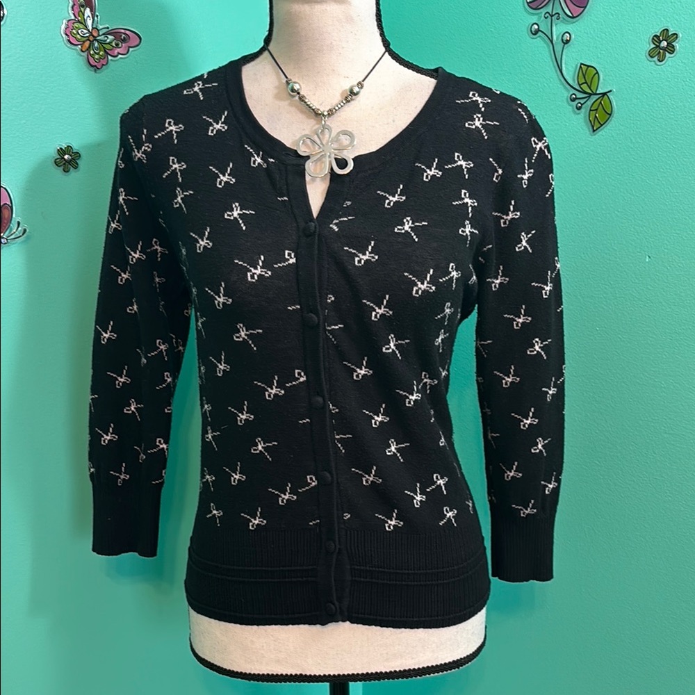 DownEast vintage Cardigan Sweater with Scissor Pattern